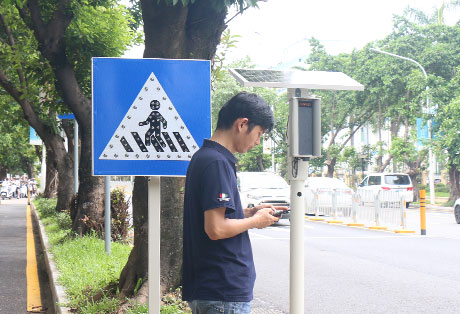 交通安全--路口安全智能語(yǔ)音提示器 交通安全--路口安全智能語(yǔ)音提示器